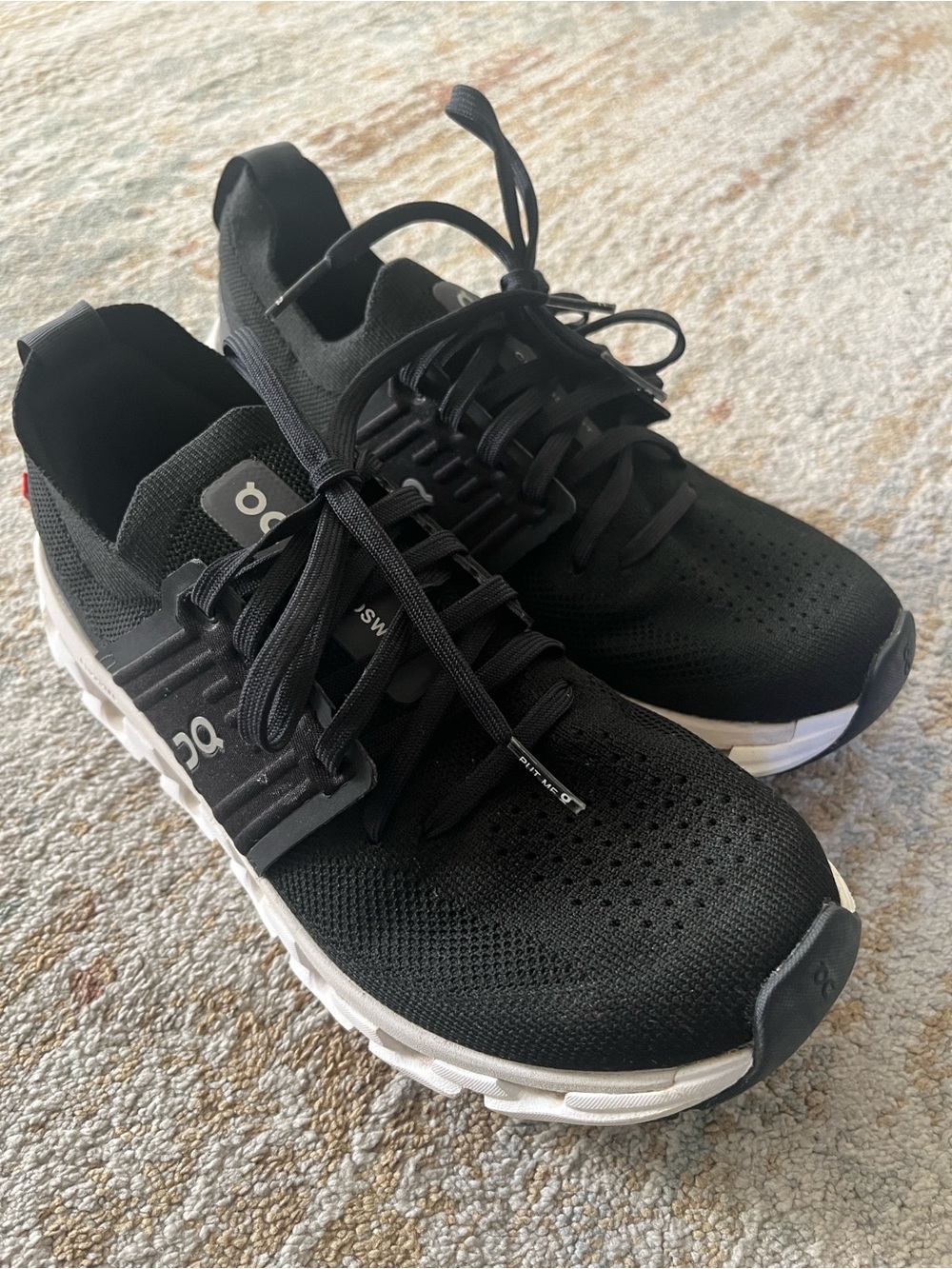 On Running Cloud women’s Running Shoes - Black/White